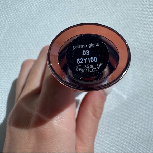 NWT Armani Beauty Prisma Glass Hydrating Lip Gloss with Squalane - Honey Gleam - Picture 3 of 3